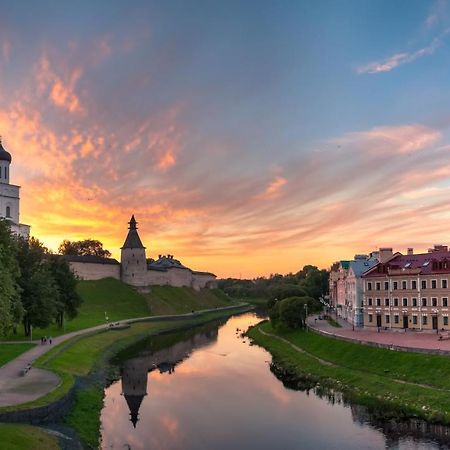 Golden Embankment Hotell Pskov Eksteriør bilde