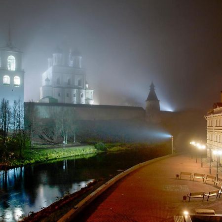 Golden Embankment Hotell Pskov Eksteriør bilde