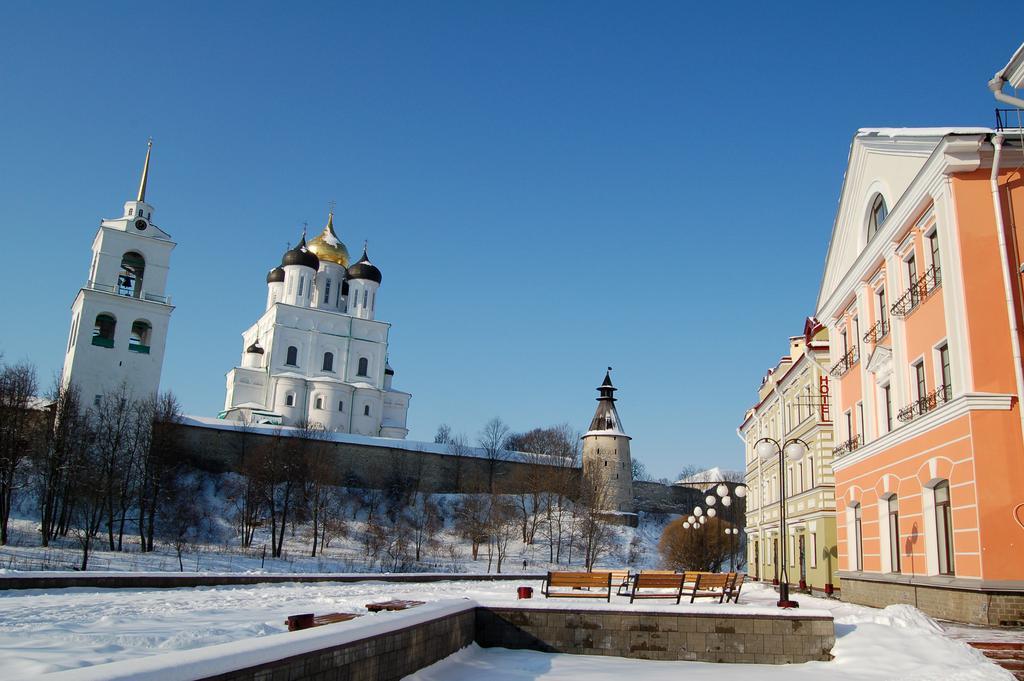 Golden Embankment Hotell Pskov Eksteriør bilde